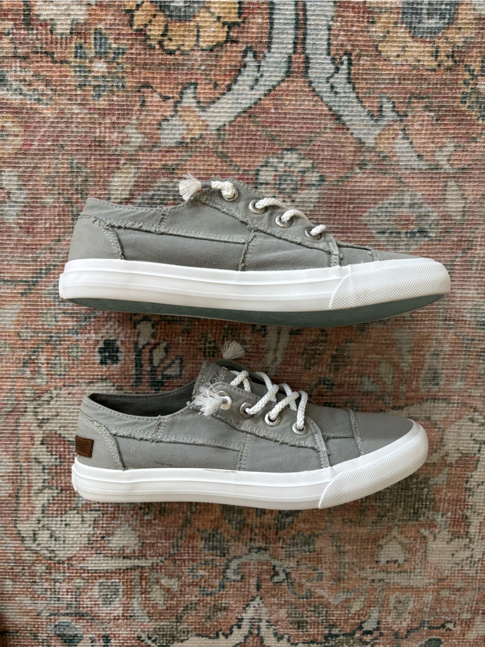 🍃🦋 Blowfish Malibu Canvas Distressed Slip On Sneakers - Picture 5 of 8
